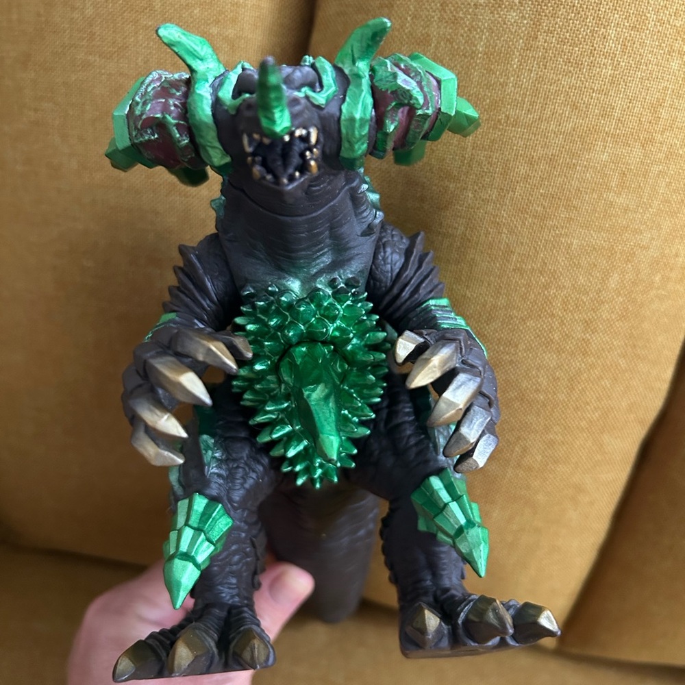 Earth Gomora figurine